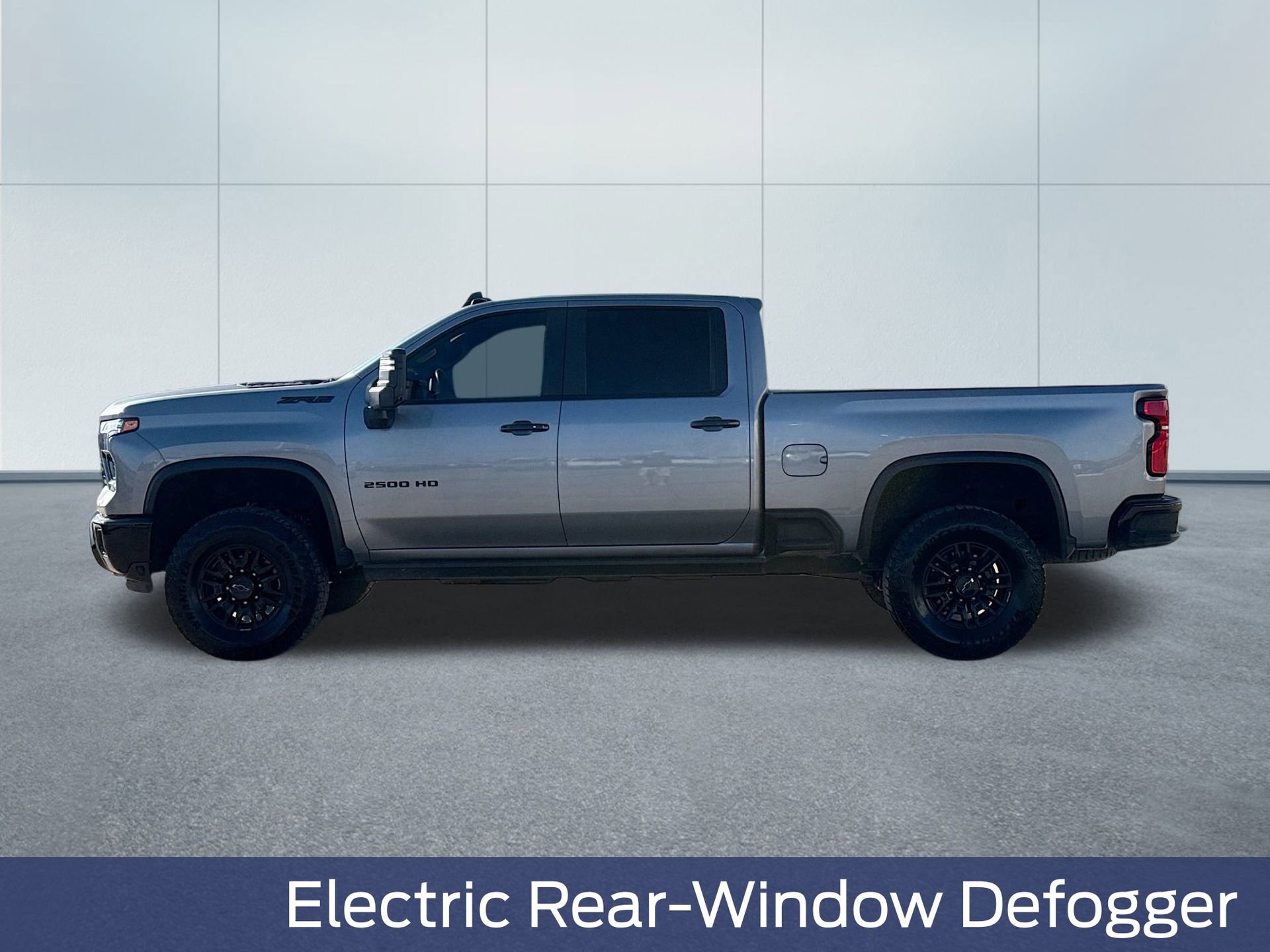 Used 2024 Chevrolet Silverado 2500 ZR2 w/ Technology Package image 12