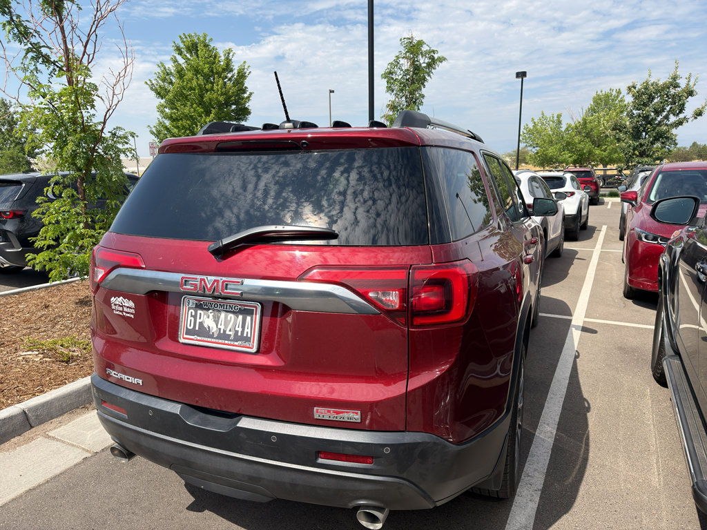 Used 2017 GMC Acadia SLT AWD/4WD image 4
