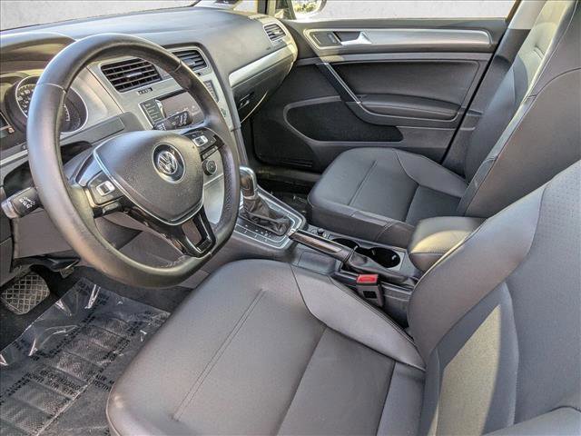 Used 2015 Volkswagen Golf SE image 16
