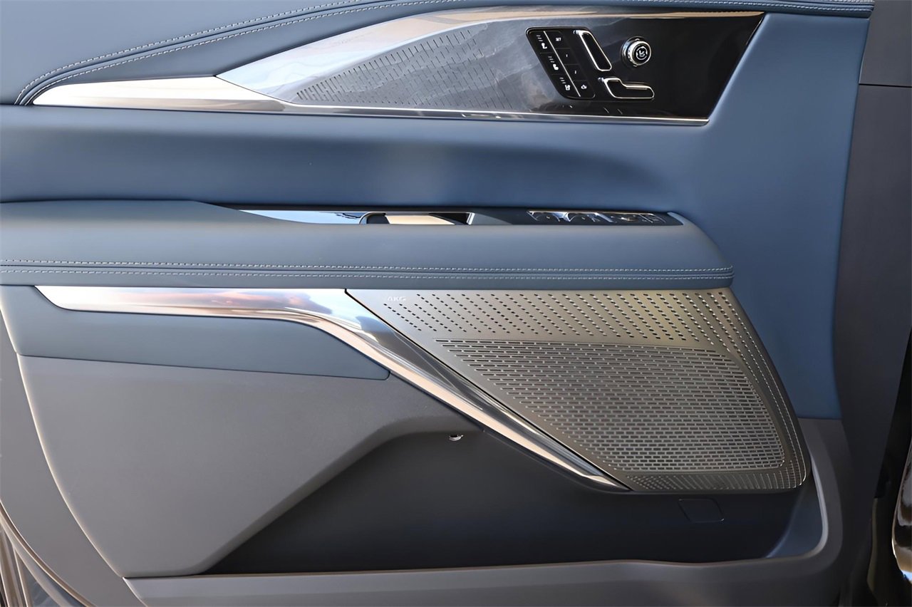 New 2025 Cadillac Escalade IQ Luxury 2 w/ LPO, Radiant Package image 27