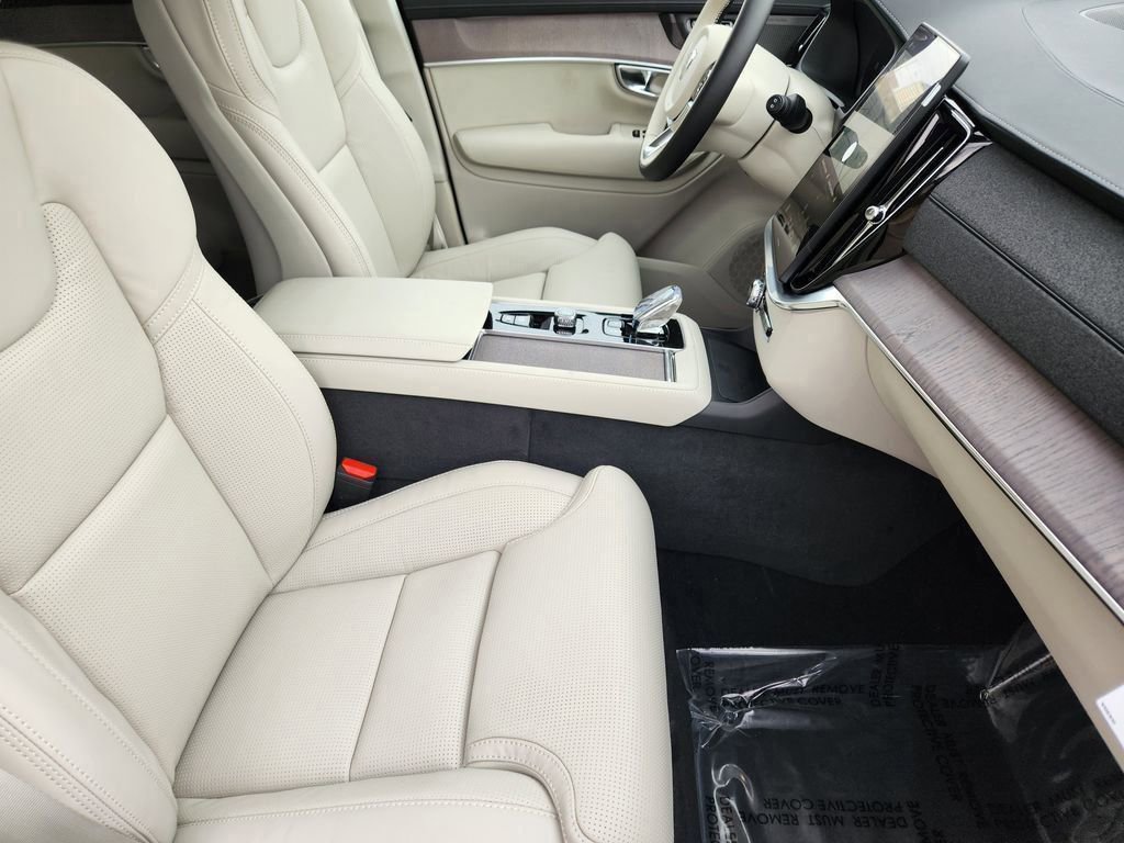 New 2026 Volvo XC90 T8 Ultra w/ Protection Package AWD/4WD image 5