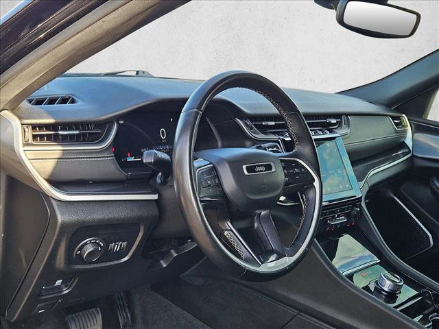 Used 2021 Jeep Grand Cherokee L Laredo image 10