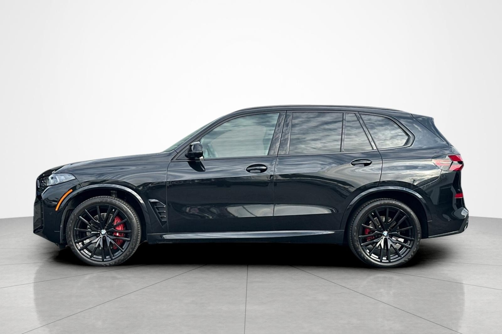 Used 2024 BMW X5 xDrive40i w/ M Sport Package AWD/4WD video 2
