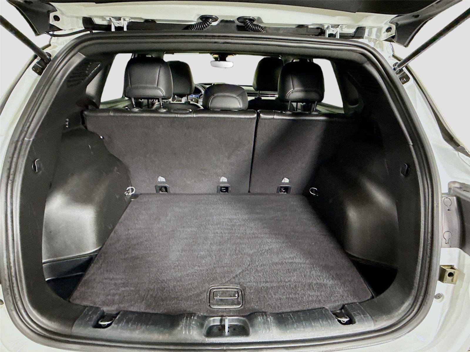 Used 2025 Jeep Compass Limited image 17