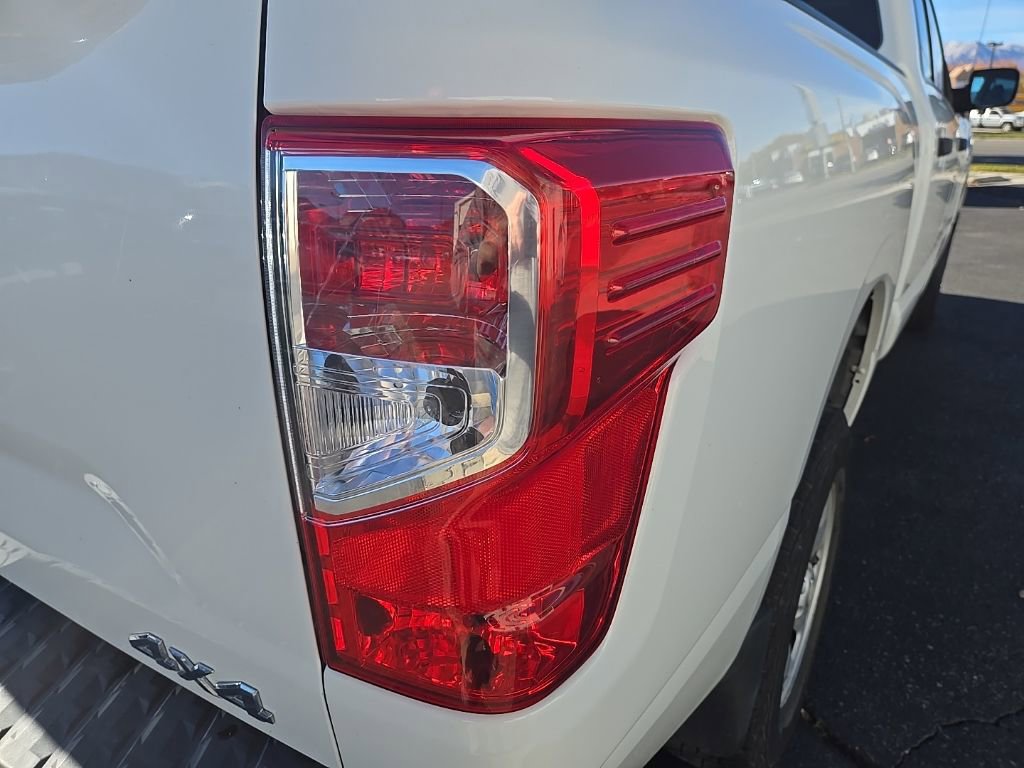 Used 2017 Nissan Titan S image 32