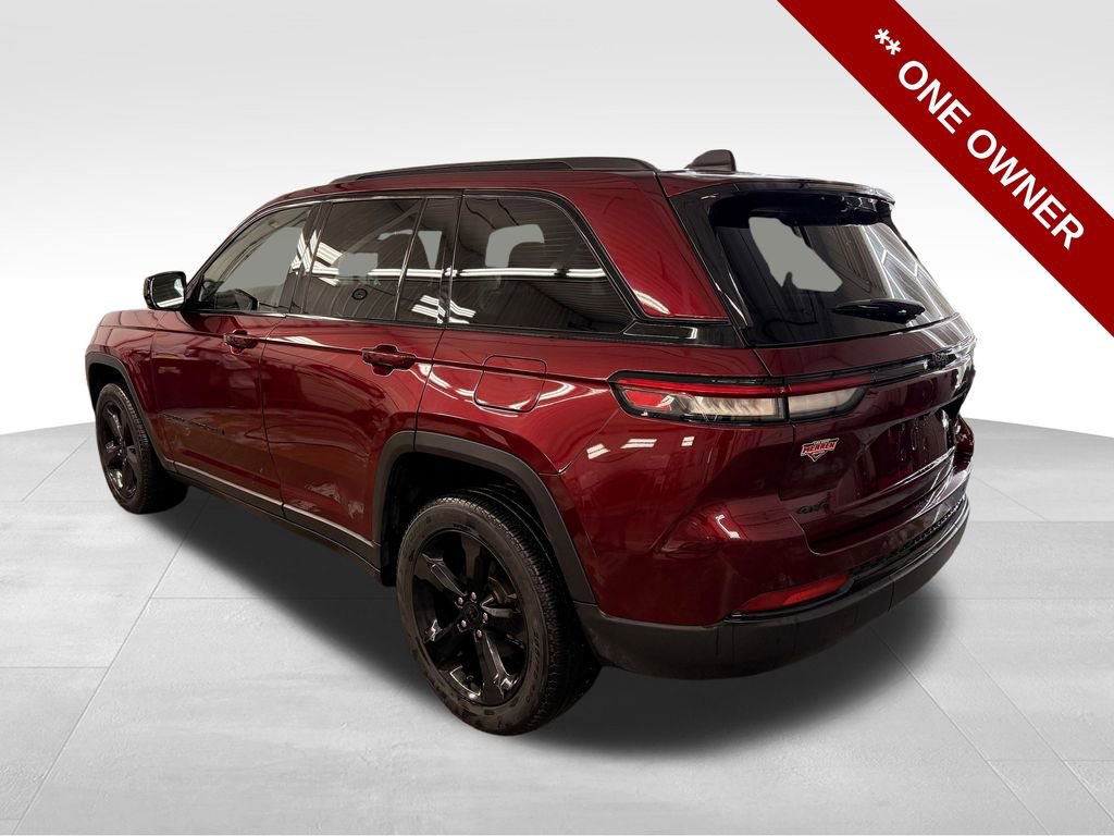 Used 2023 Jeep Grand Cherokee Limited w/ Black Appearance Package image 3