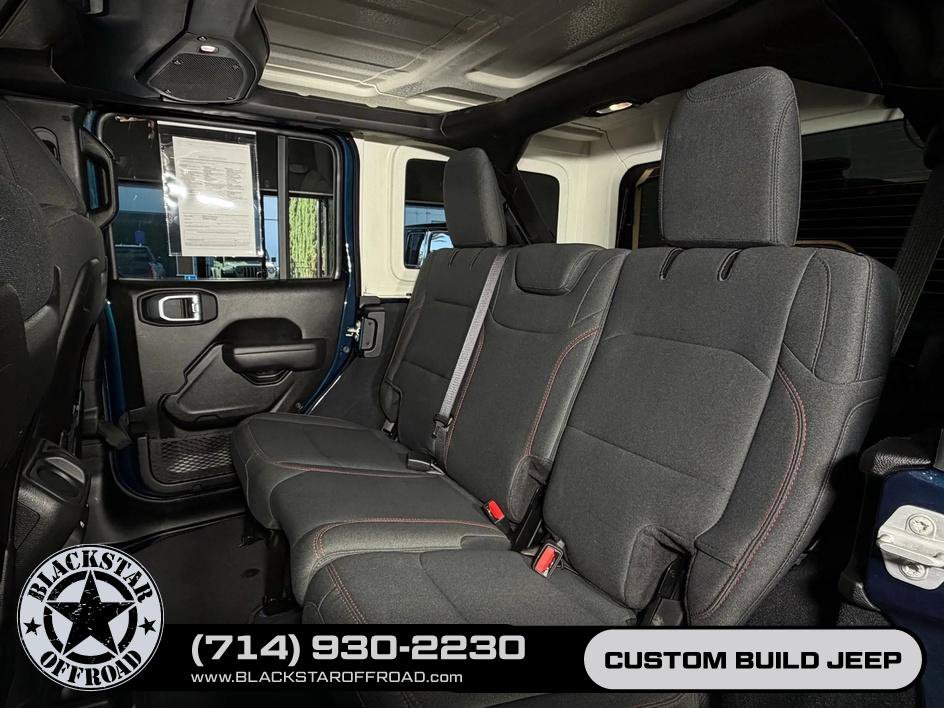 Used 2025 Jeep Wrangler Unlimited Rubicon AWD/4WD image 15