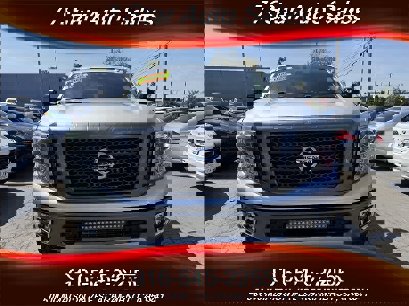 Used 2017 Nissan Titan PRO-4X image 2