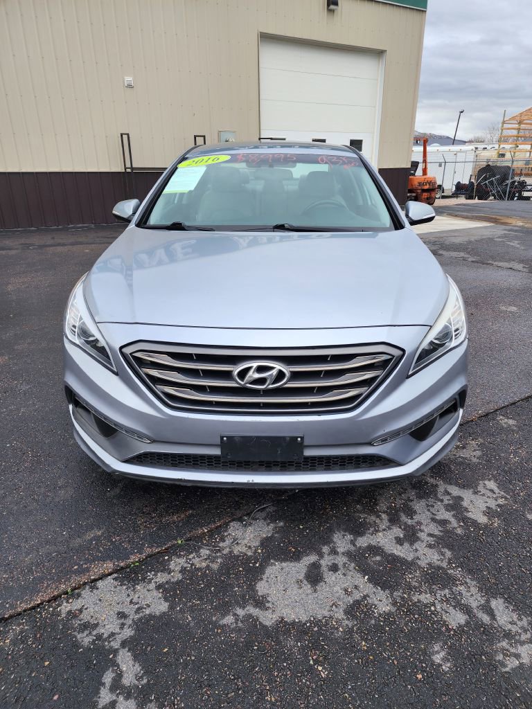 Used 2016 Hyundai Sonata Sport w/ Option Group 02 image 3