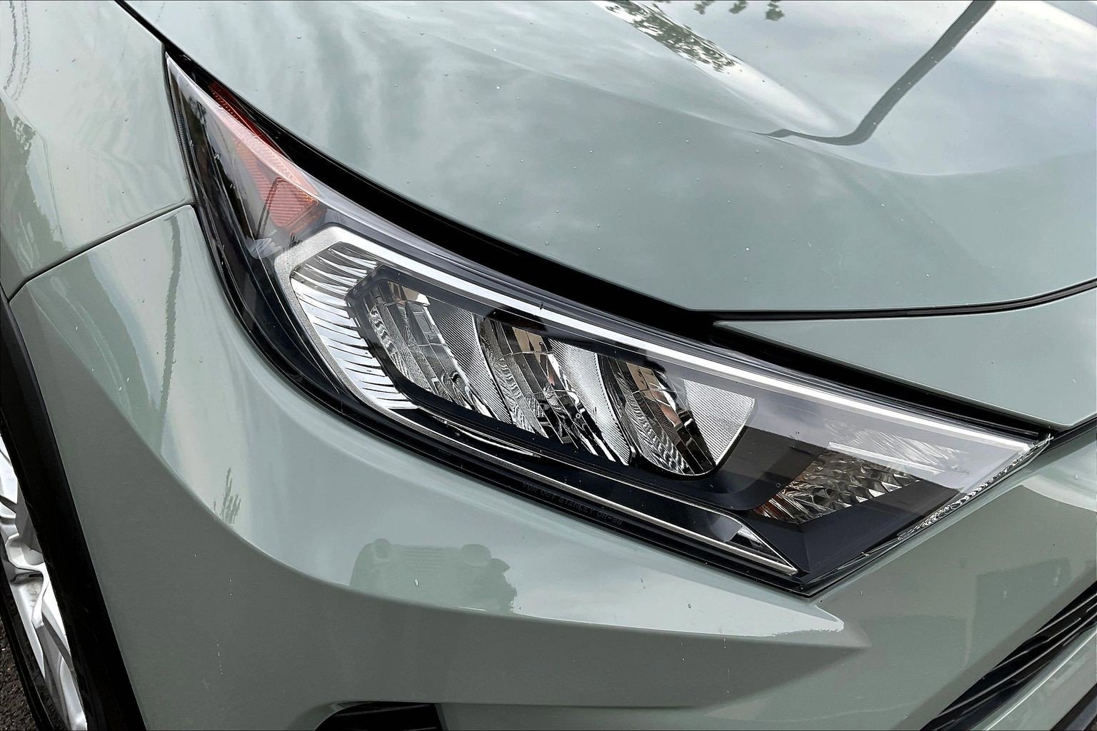 Used 2019 Toyota RAV4 XLE AWD/4WD image 32