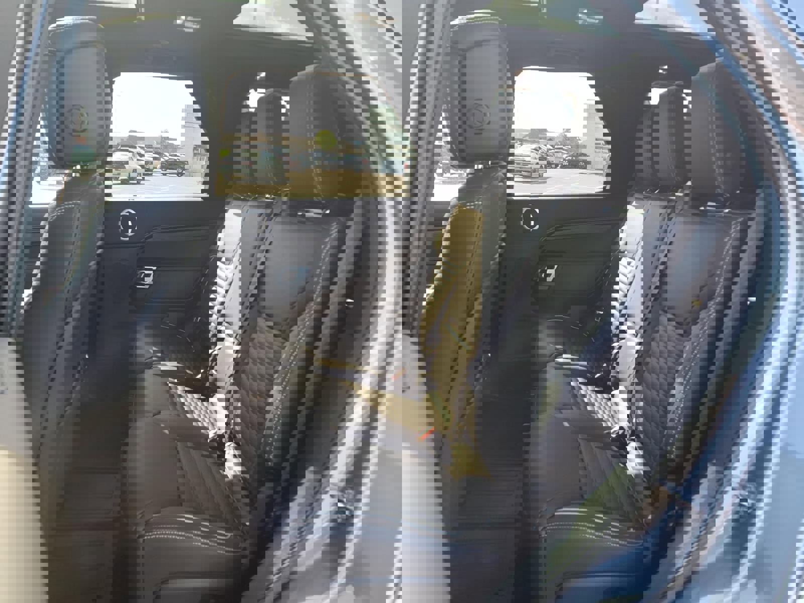 Used 2023 Land Rover Discovery HSE R-Dynamic AWD/4WD image 9