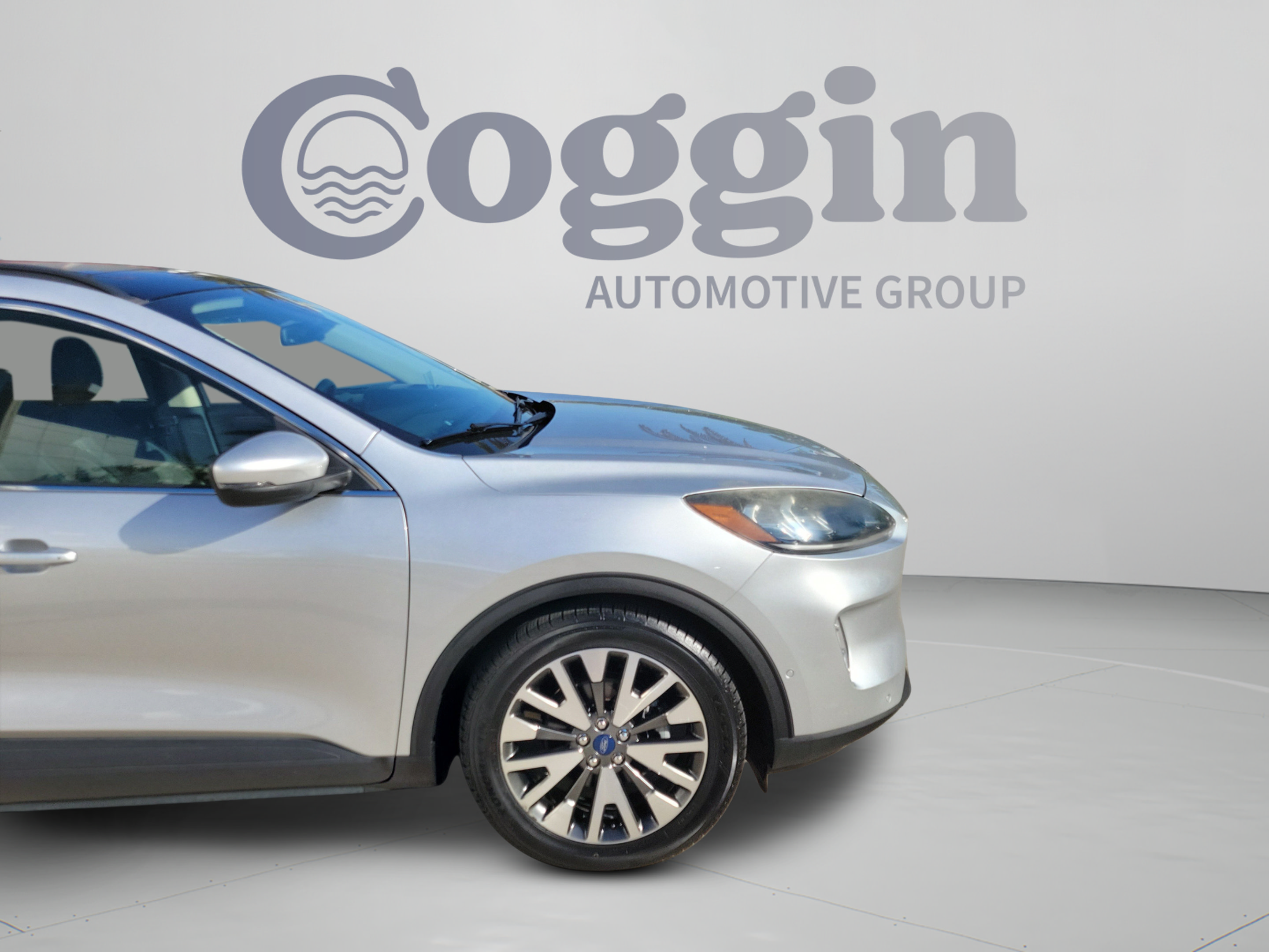 Used 2020 Ford Escape Titanium FWD image 32