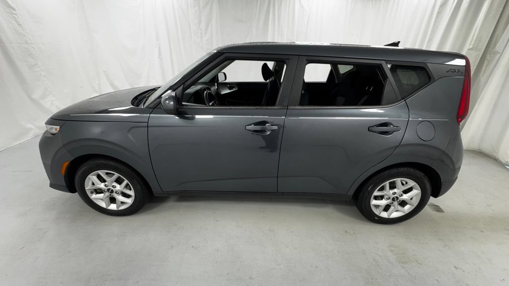 Used 2022 Kia Soul LX w/ Technology Package FWD image 7