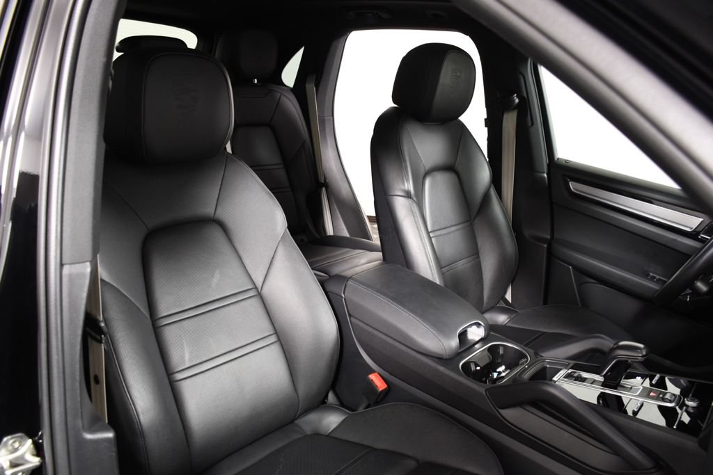 Used 2022 Porsche Cayenne Platinum Edition AWD/4WD image 20