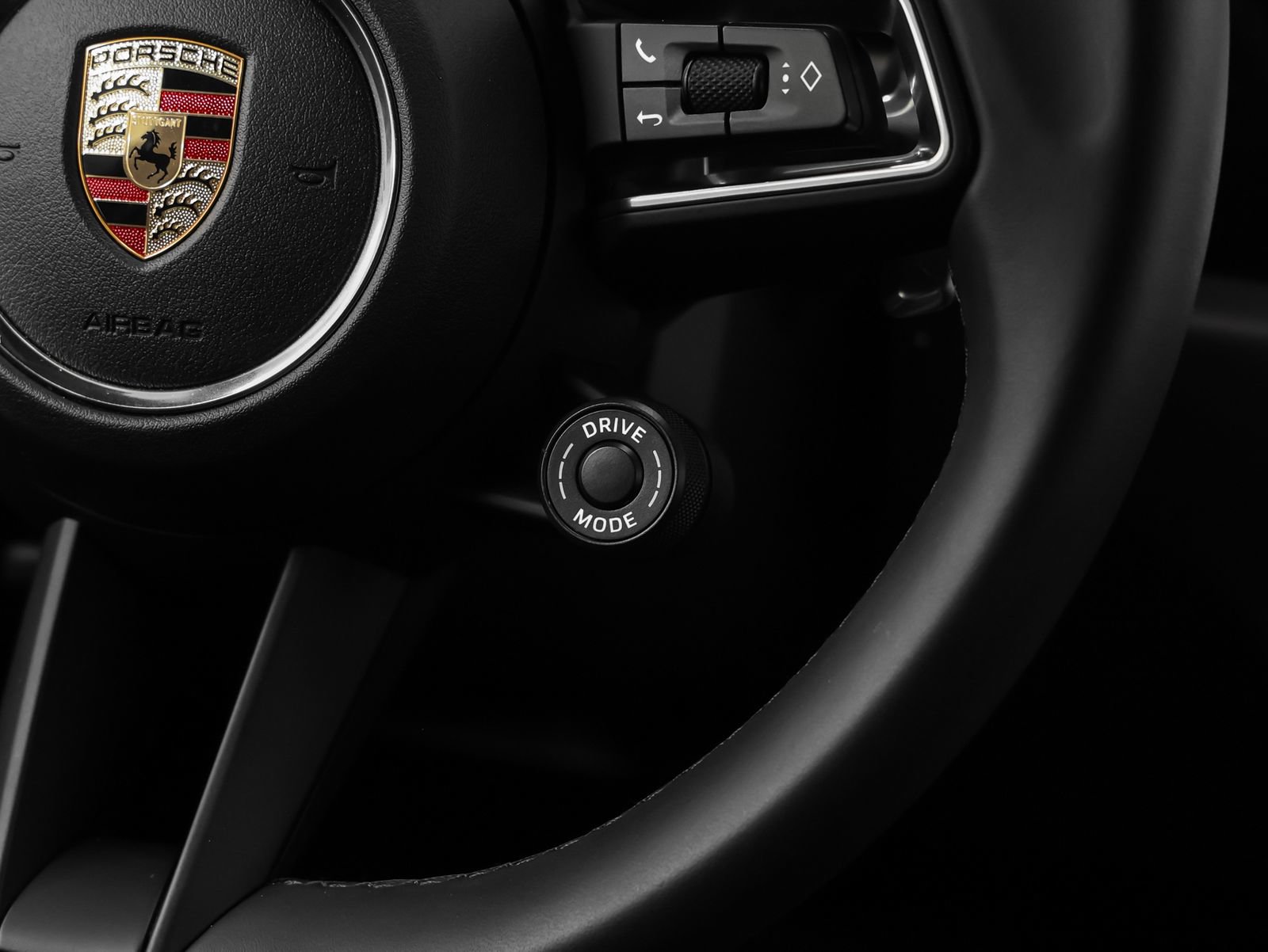 Certified 2026 Porsche Macan AWD/4WD image 32