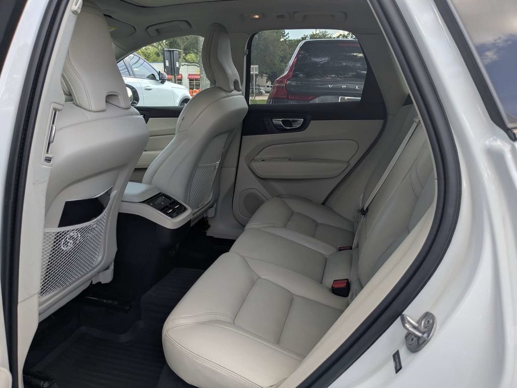 Certified 2024 Volvo XC60 B5 Ultimate w/ Protection Package Premier AWD/4WD image 21