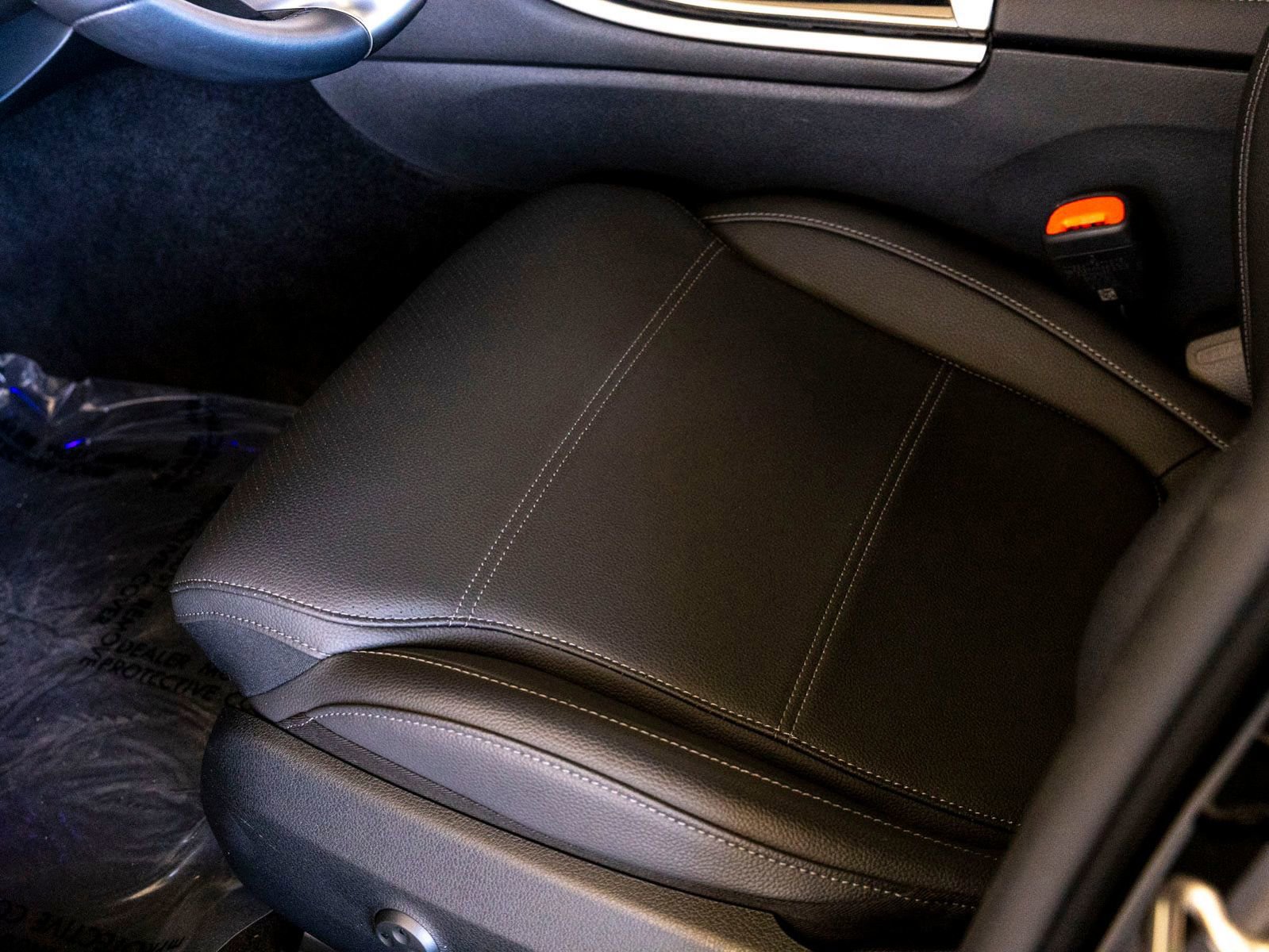 Used 2025 Mercedes-Benz C 300 Sedan image 15