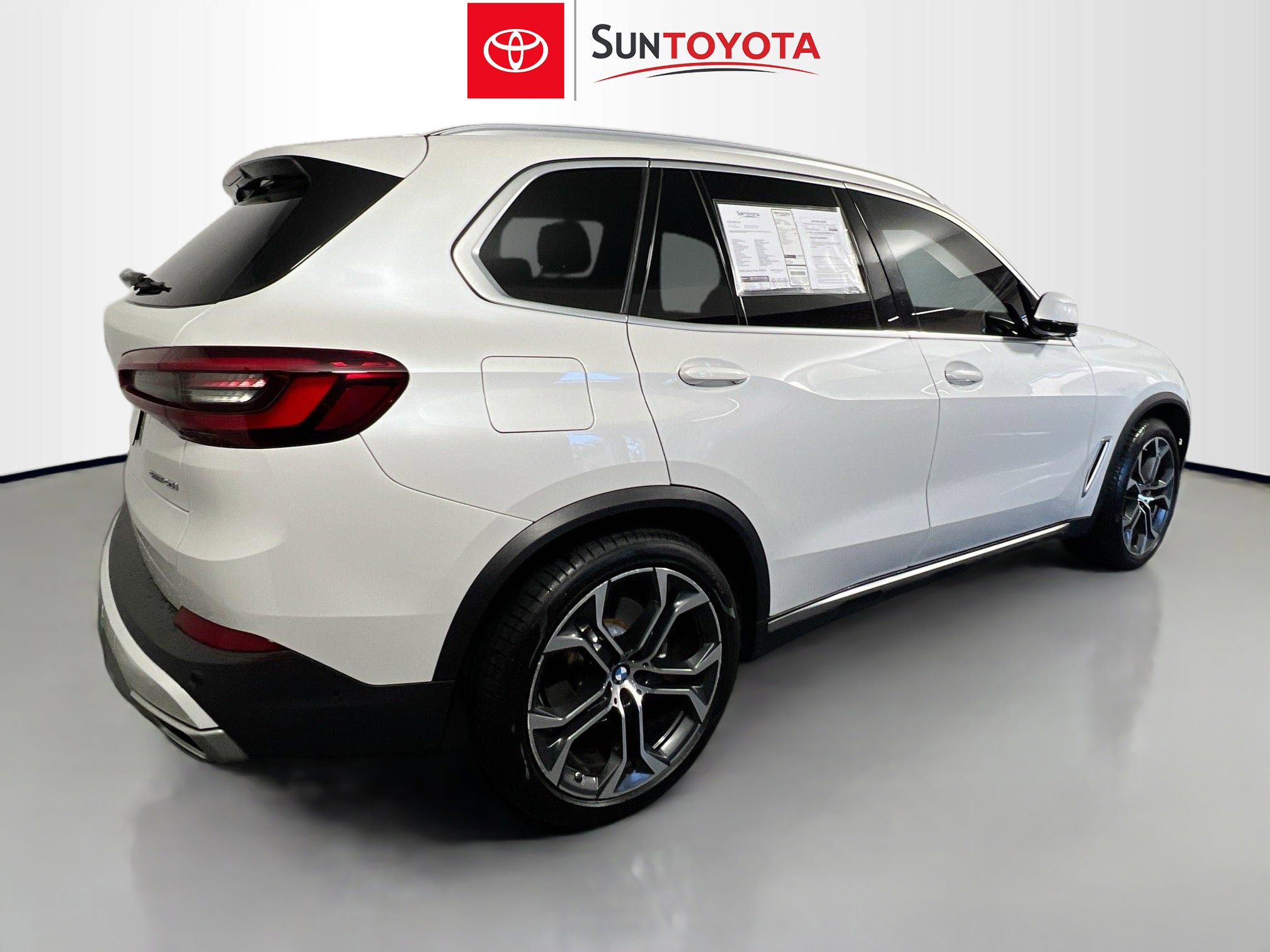 Used 2022 BMW X5 sDrive40i w/ Premium Package image 4