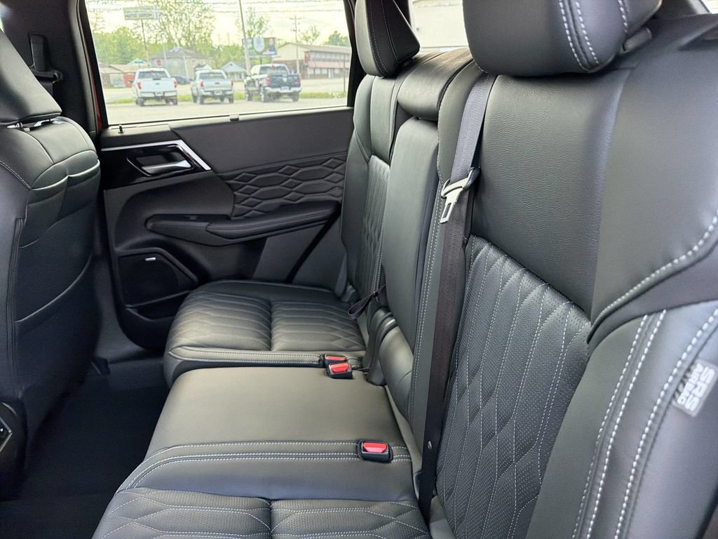 New 2026 Mitsubishi Outlander SEL AWD/4WD image 13