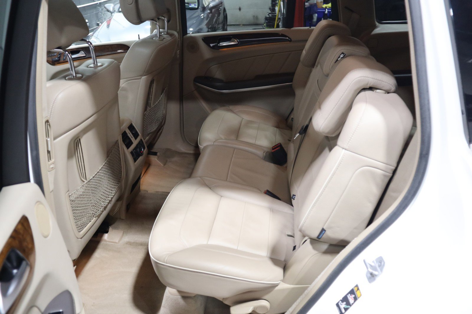 Used 2013 Mercedes-Benz GL 550 4MATIC AMG Sport 4dr Suv image 41