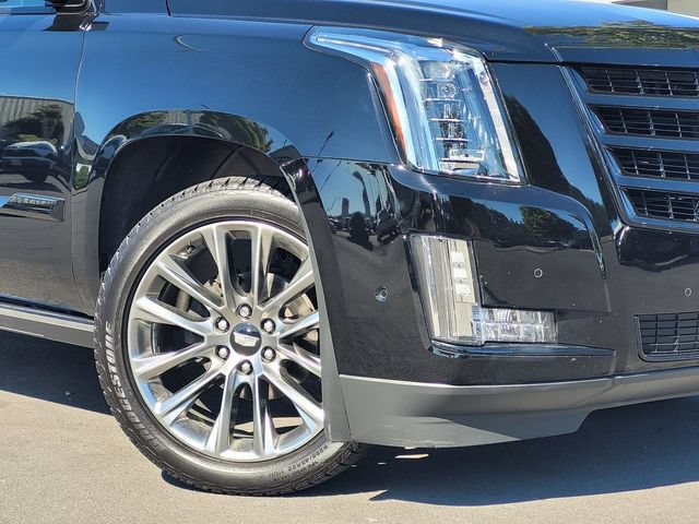 Used 2020 Cadillac Escalade Premium Luxury w/ Escalade Sport Edition AWD/4WD image 9