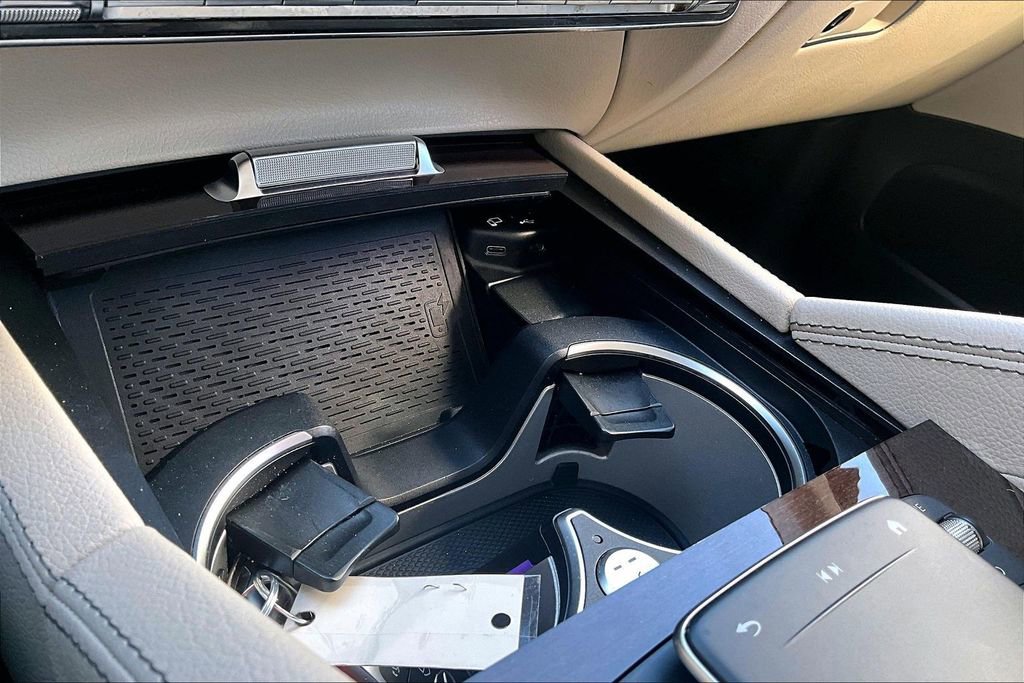 Used 2021 Mercedes-Benz GLS 580 4MATIC image 16