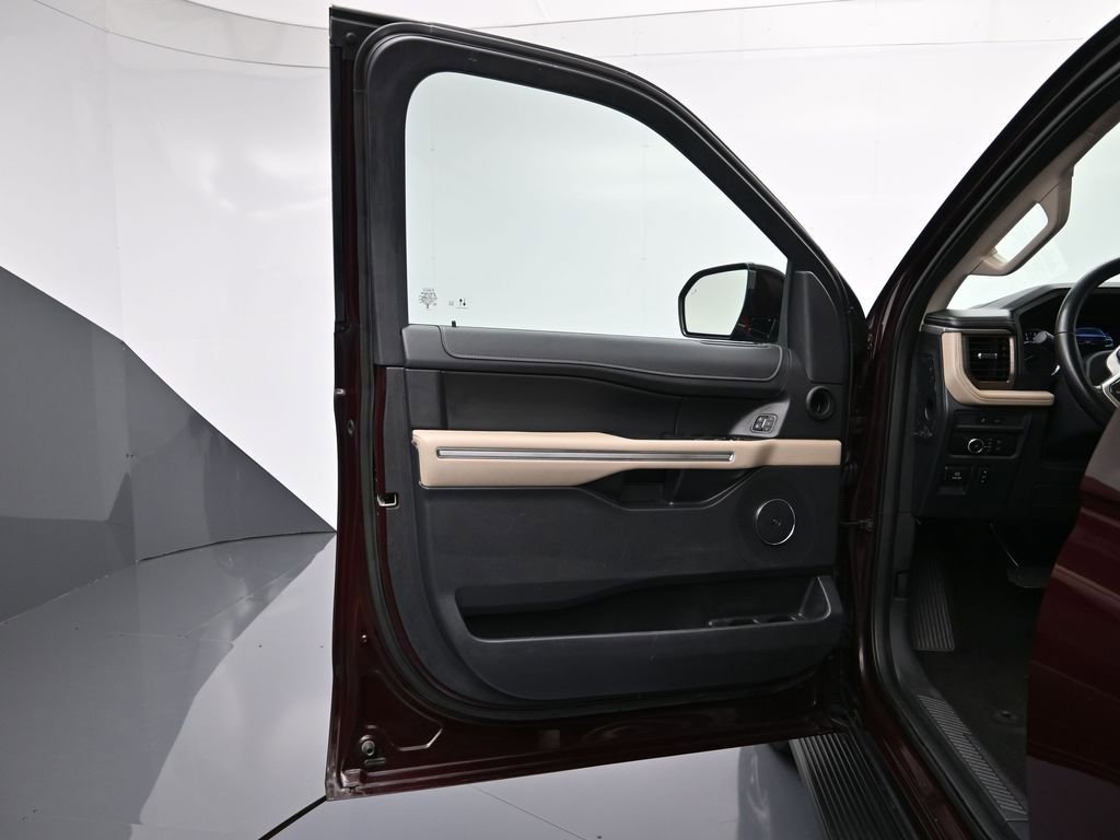 Used 2024 Ford Expedition Max Limited image 11