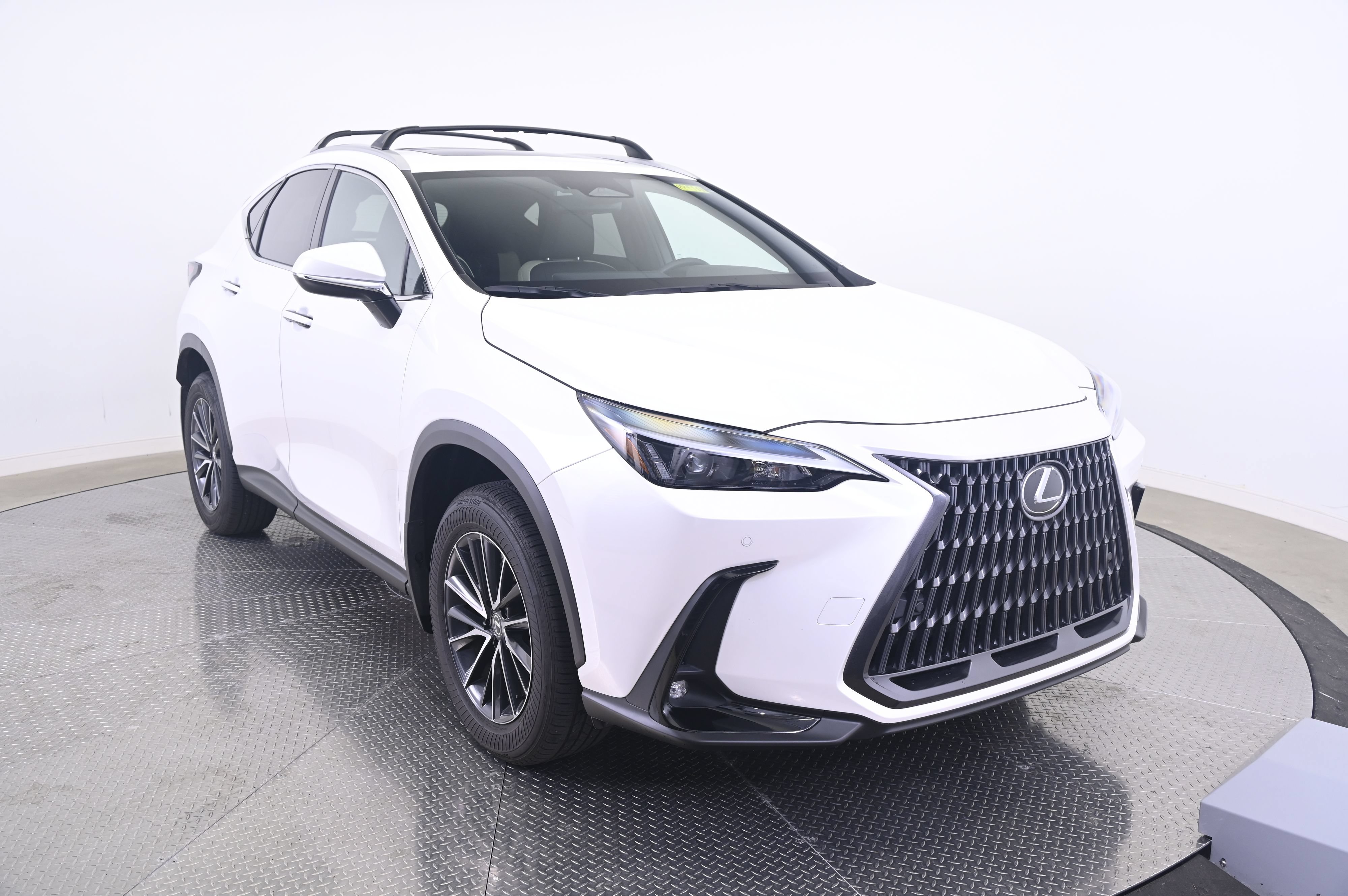 Used 2024 Lexus NX 350h AWD image 9