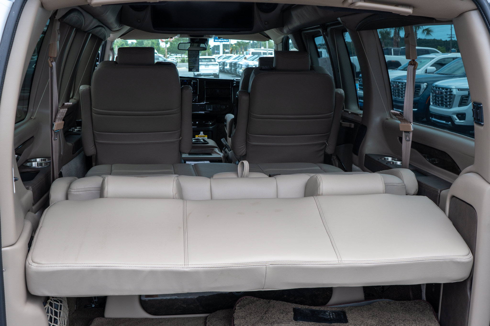 New 2026 GMC Savana 2500 w/ Driver Convenience Package RWD image 33