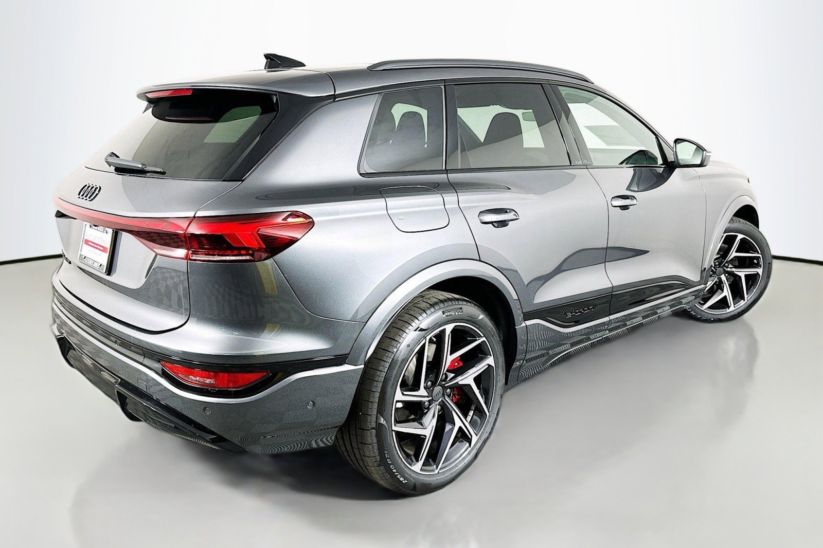 New 2027 Audi SQ6 e-tron Premium Plus AWD/4WD image 13