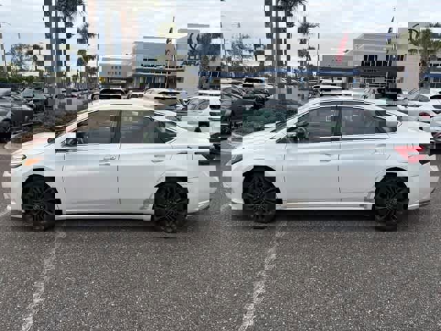 Used 2016 Toyota Avalon Touring image 2