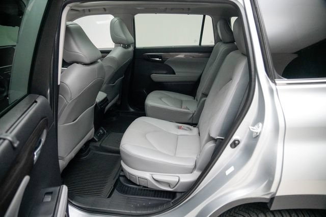 Used 2021 Toyota Highlander Platinum AWD/4WD image 24