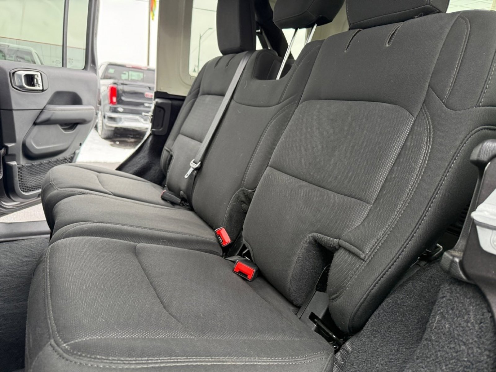 Used 2019 Jeep Wrangler Unlimited Sahara w/ Safety Group image 17