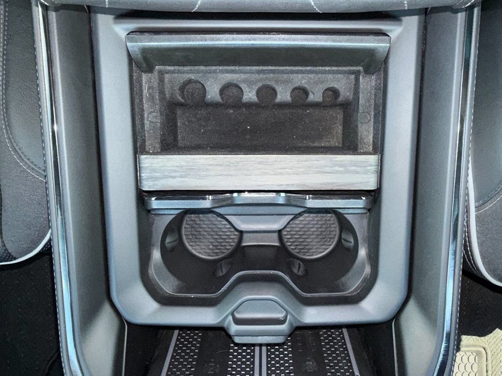 Used 2025 RAM 3500 Limited AWD/4WD image 29