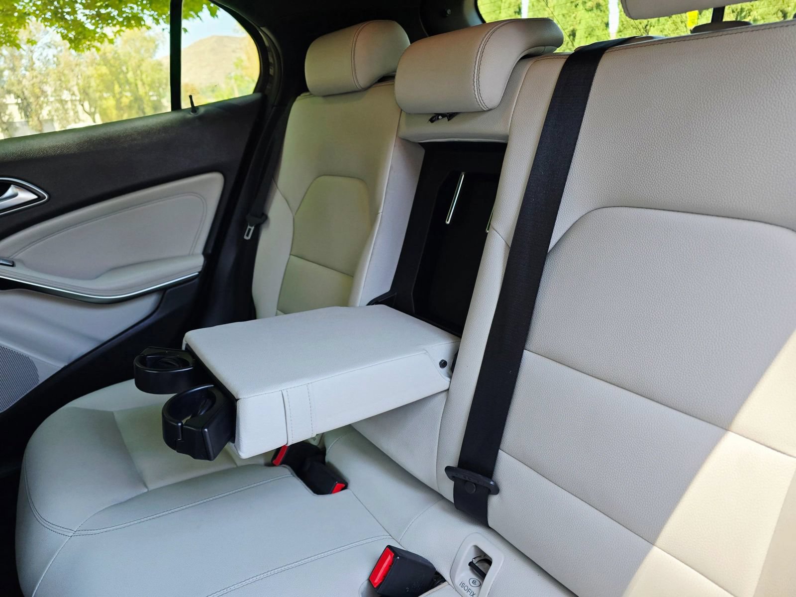 Used 2017 Mercedes-Benz GLA 250 image 40