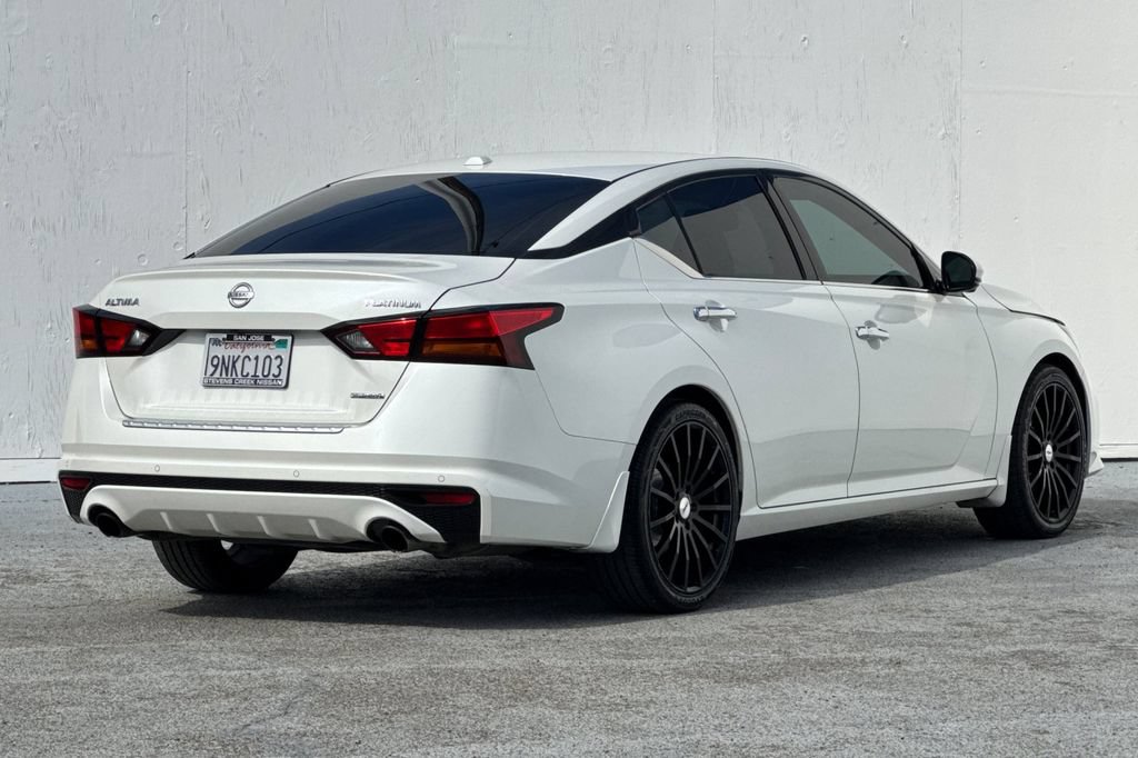 Used 2019 Nissan Altima 2.0 Platinum FWD image 3