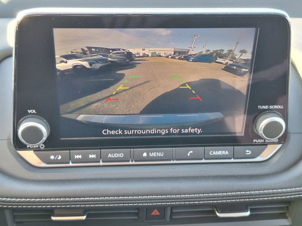 Certified 2025 Nissan Rogue SV image 14