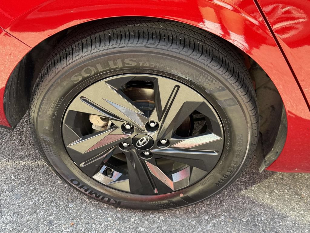 Certified 2023 Hyundai Elantra SEL FWD image 9