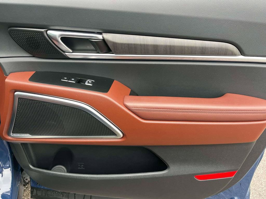 Used 2024 Kia Telluride SX image 11