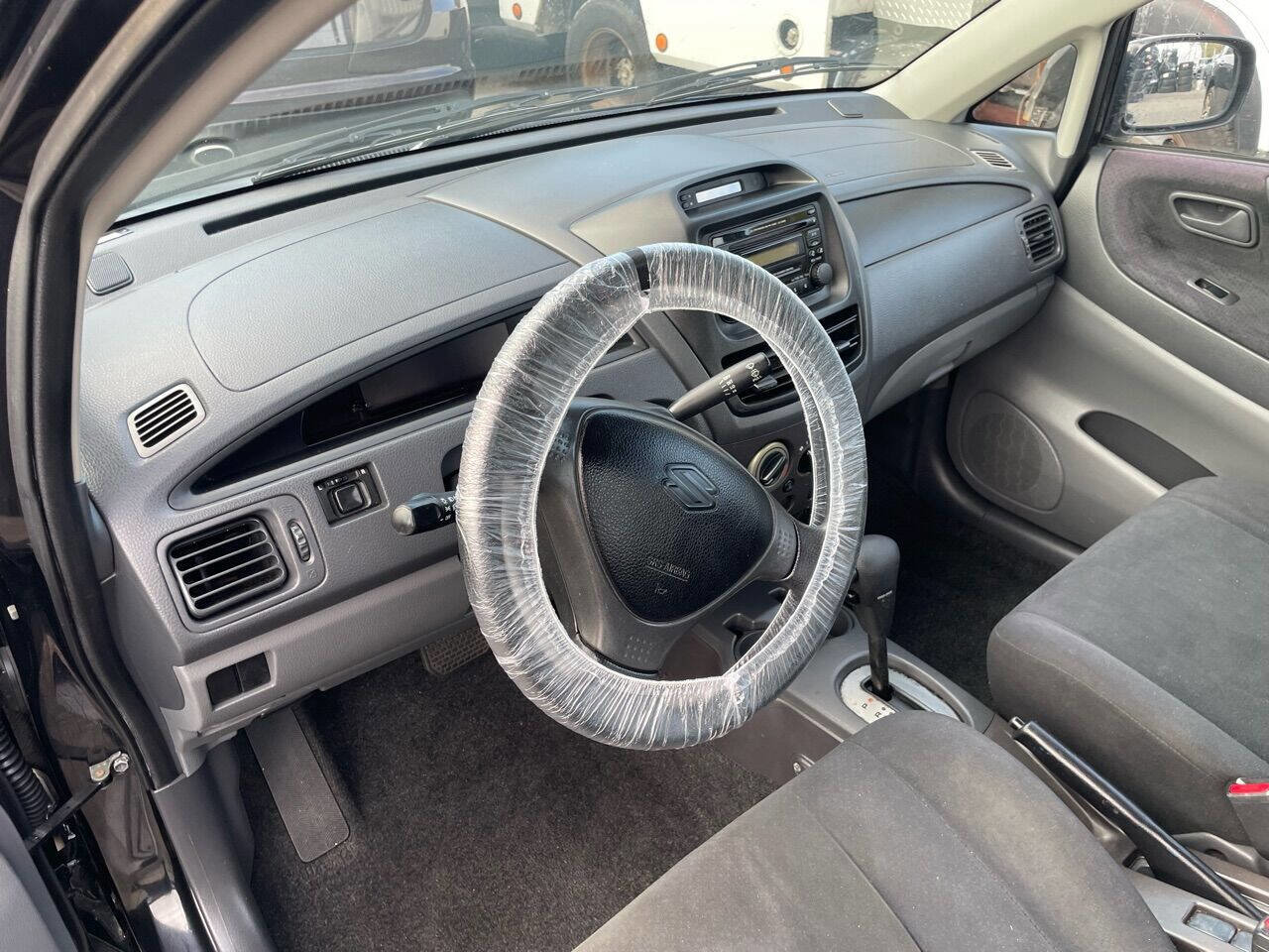 Used 2004 Suzuki Aerio S image 13