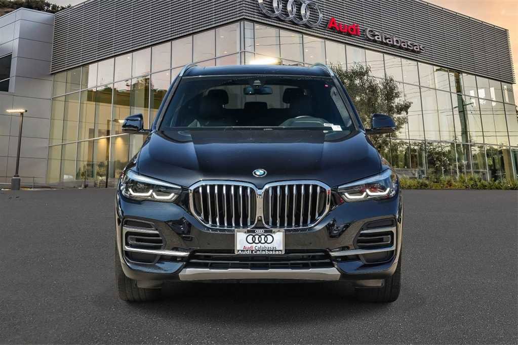 Used 2022 BMW X5 sDrive40i w/ Parking Assistance Package image 2