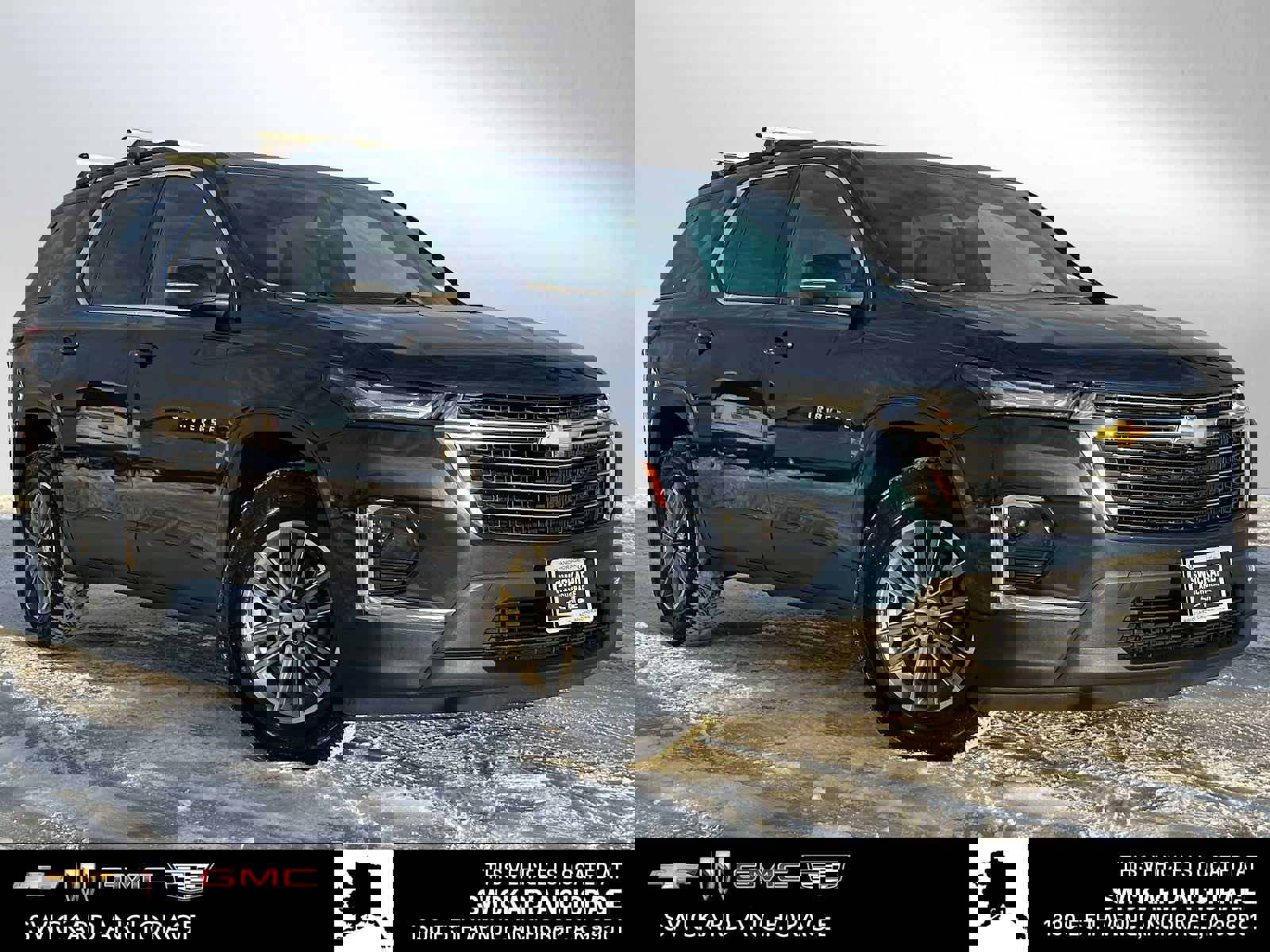 Used 2022 Chevrolet Traverse LT image 1