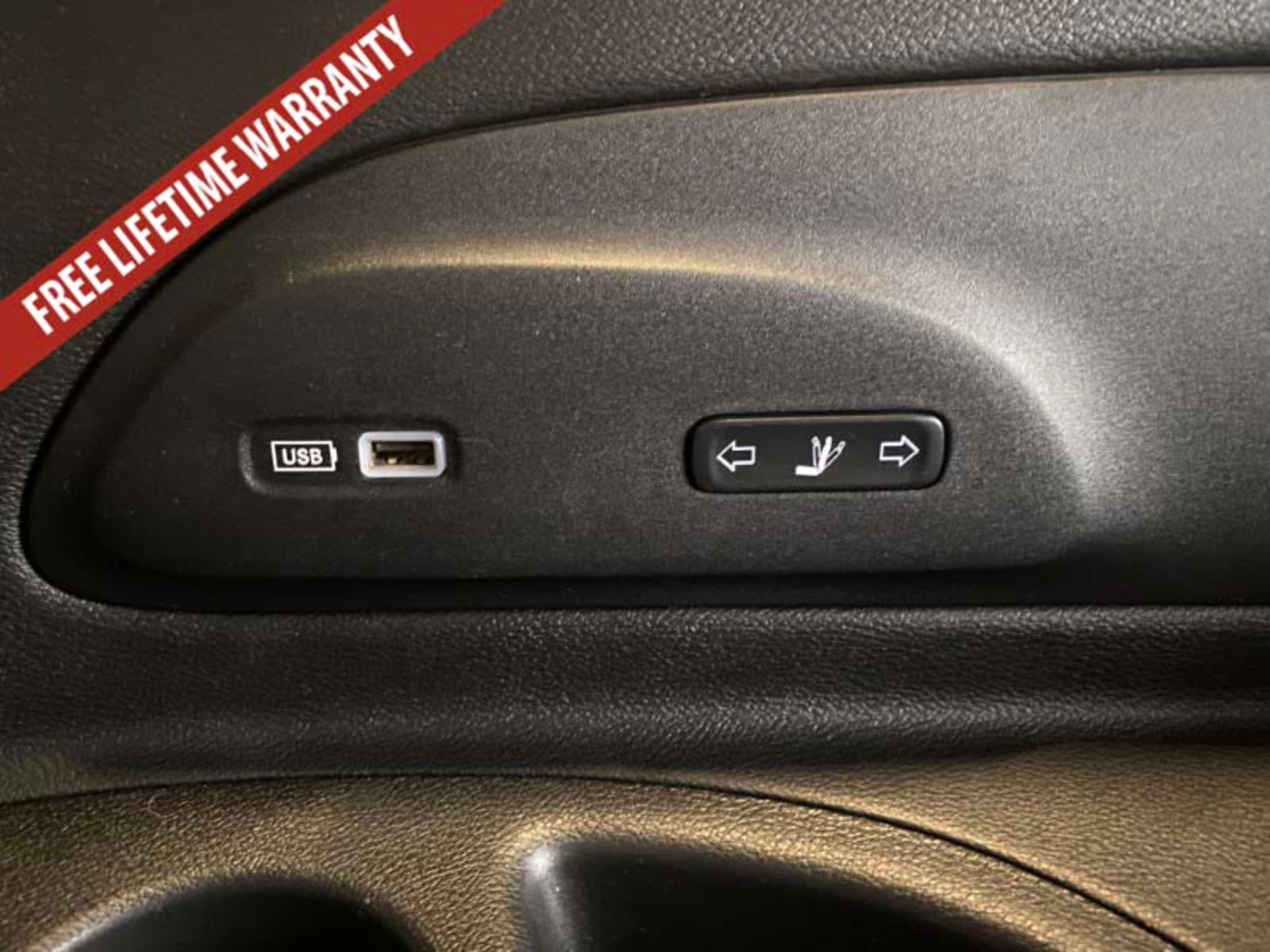 Used 2020 Chrysler Pacifica Limited w/ Advanced Safetytec Group FWD image 54