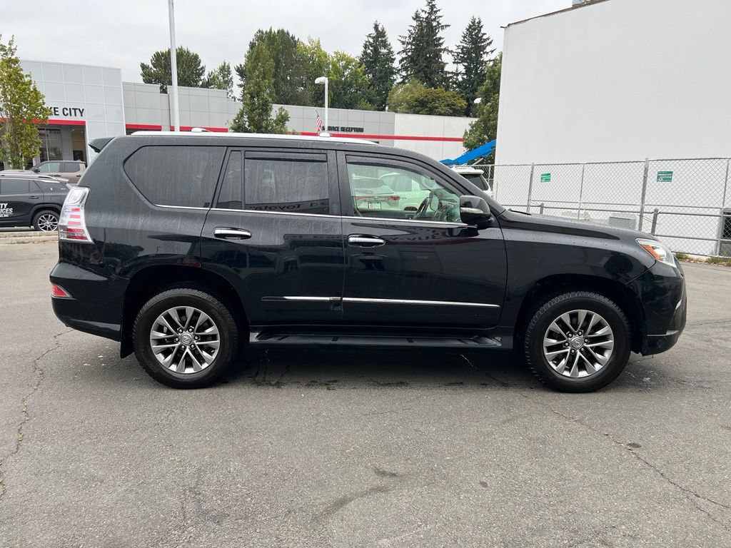Used 2015 Lexus GX 460 w/ Premium Package AWD/4WD image 3