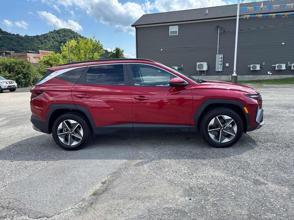 Used 2025 Hyundai Tucson SEL AWD/4WD image 6
