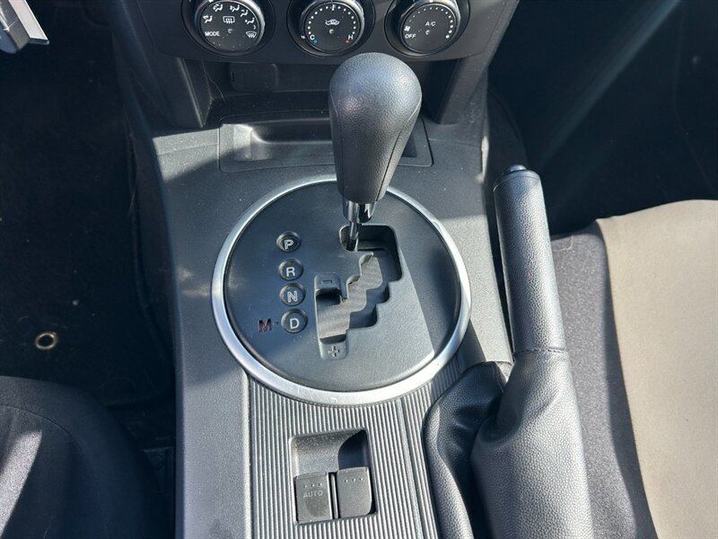 Used 2006 MAZDA MX-5 Miata Touring image 13
