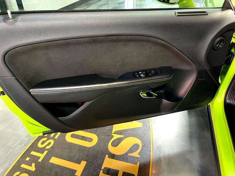 Used 2015 Dodge Challenger SRT Hellcat image 31