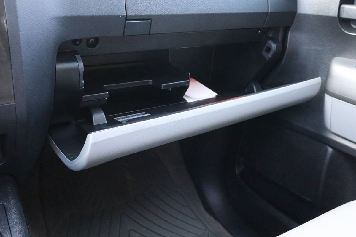 Used 2010 Toyota Sequoia SR5 image 38