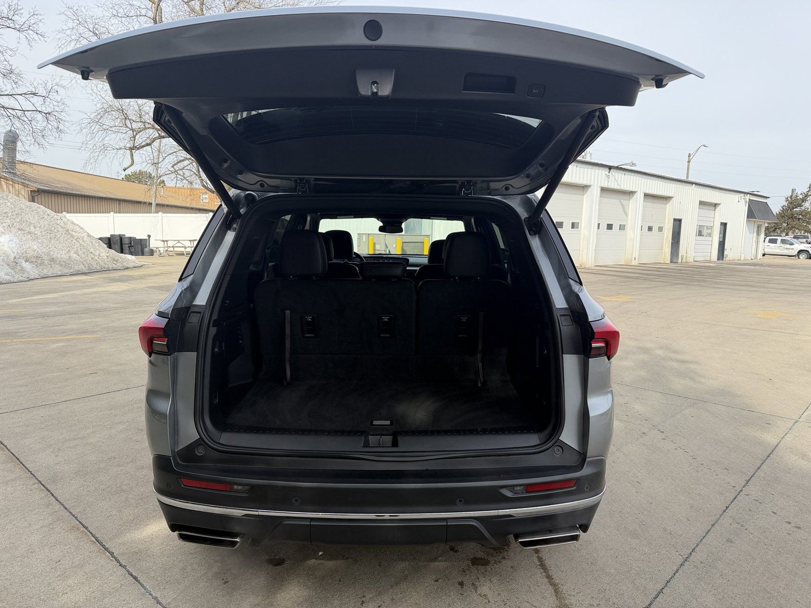 Used 2025 Buick Enclave Preferred image 37