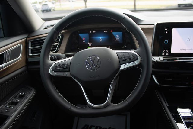 Used 2024 Volkswagen Atlas SE image 29